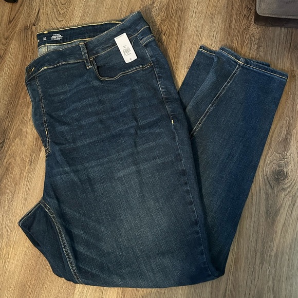 NWT High-Waisted Rockstar Super-Skinny Jeans 👖 - Picture 3 of 4